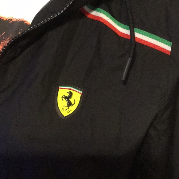 Puma Scuderia Ferrari hooded windbreaker size M - Picture 2 of 8